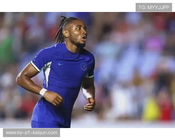 切尔西恩昆库转身摆脱后劲射直挂上角，蓝军新星崭露头角